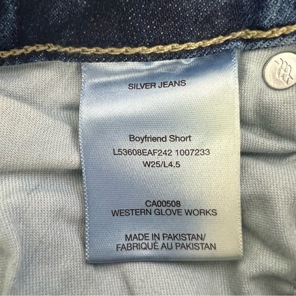 NWT SILVER Women’s Boyfriend Blue Jean Shorts Sz 2 Distressed Stretch Pockets - Picture 6 of 13